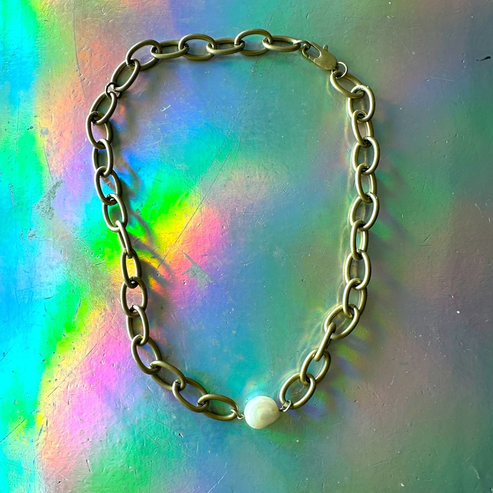 Wide Link 7-inch Choker Style Gold Necklace with Pearl detail